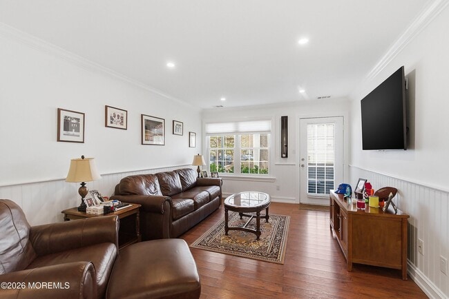 Photo - 327 Sequoia Ct