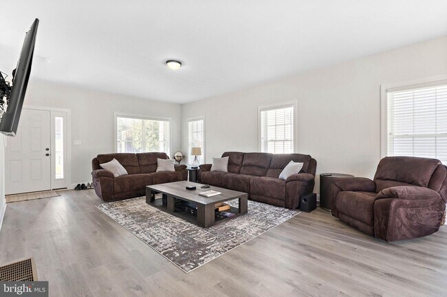 Photo - 1703 Beech St