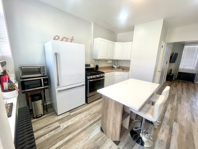 Photo - 80 Malcolm Ave