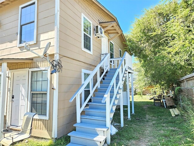 Photo - 5008 Ave S Unit 3