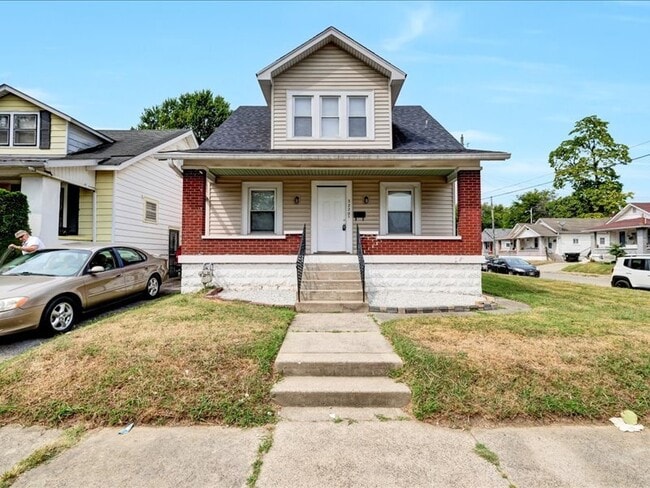 Photo - 3220 Grant Ave