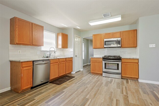 Photo - 3202 Starbridge Park Ln