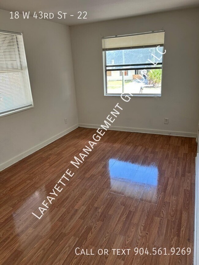 Photo - 18 W 43rd St Unidad 22
