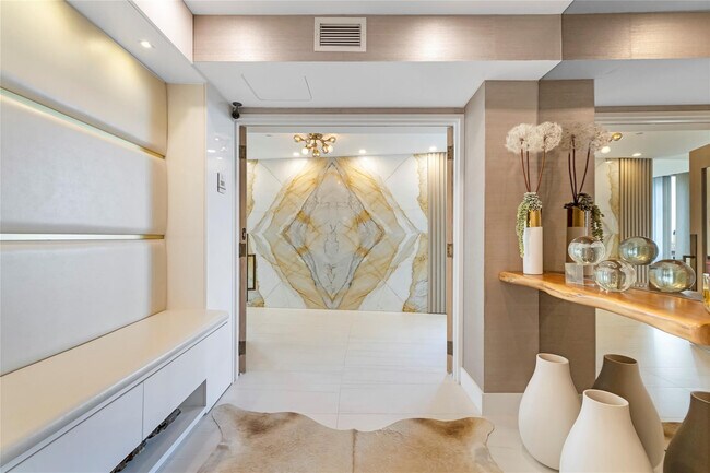 Photo - 2200 N Ocean Blvd Unidad S501