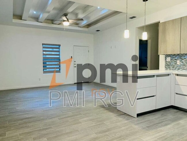 Photo - 805 W Garrison Dr Unit 2