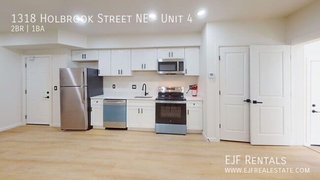 Photo - 1318 Holbrook St NE Unit 4