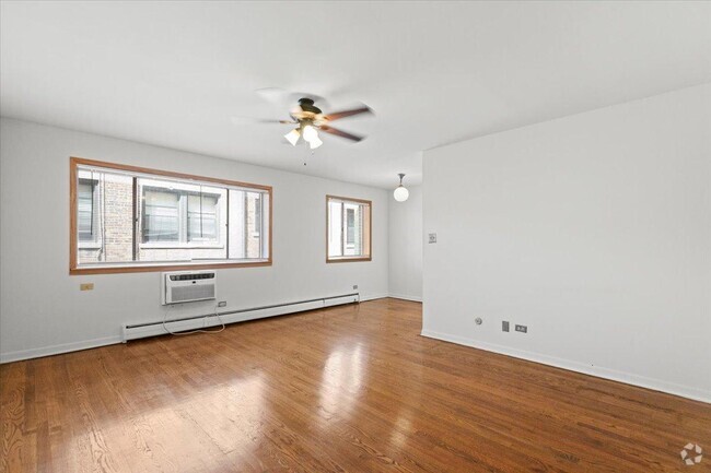 Building Photo - 2 bedroom in Chicago IL 60657 Unit 203 Rental