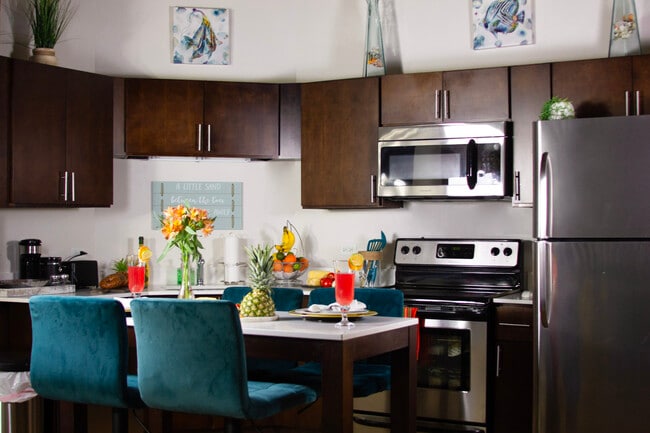 Kitchen/Island