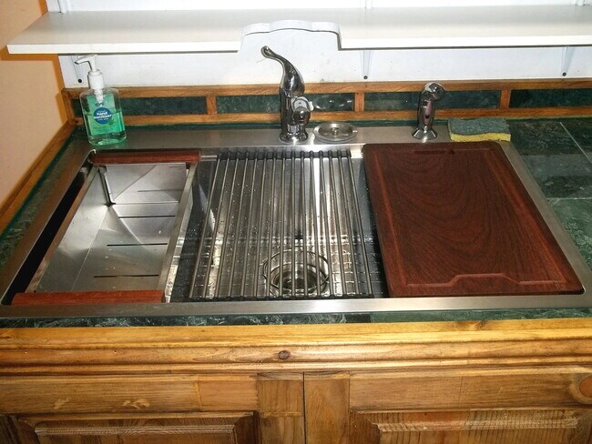 4260 Gem Ave Unidad Studio Apt