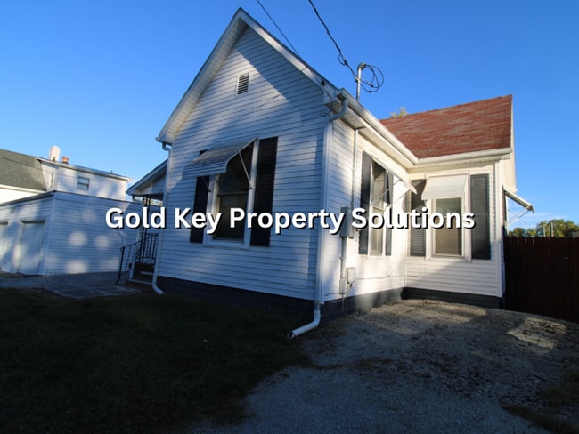Photo - Spacious 1 BR 1 BA House with Fenced Backy...