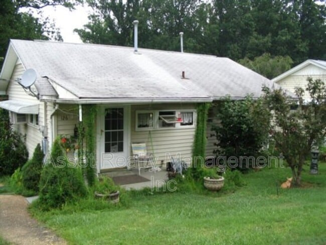 Building Photo - 126 Wellington Cir