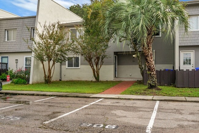 Photo - Spacious, Newly Renovated Villa Overlookin...