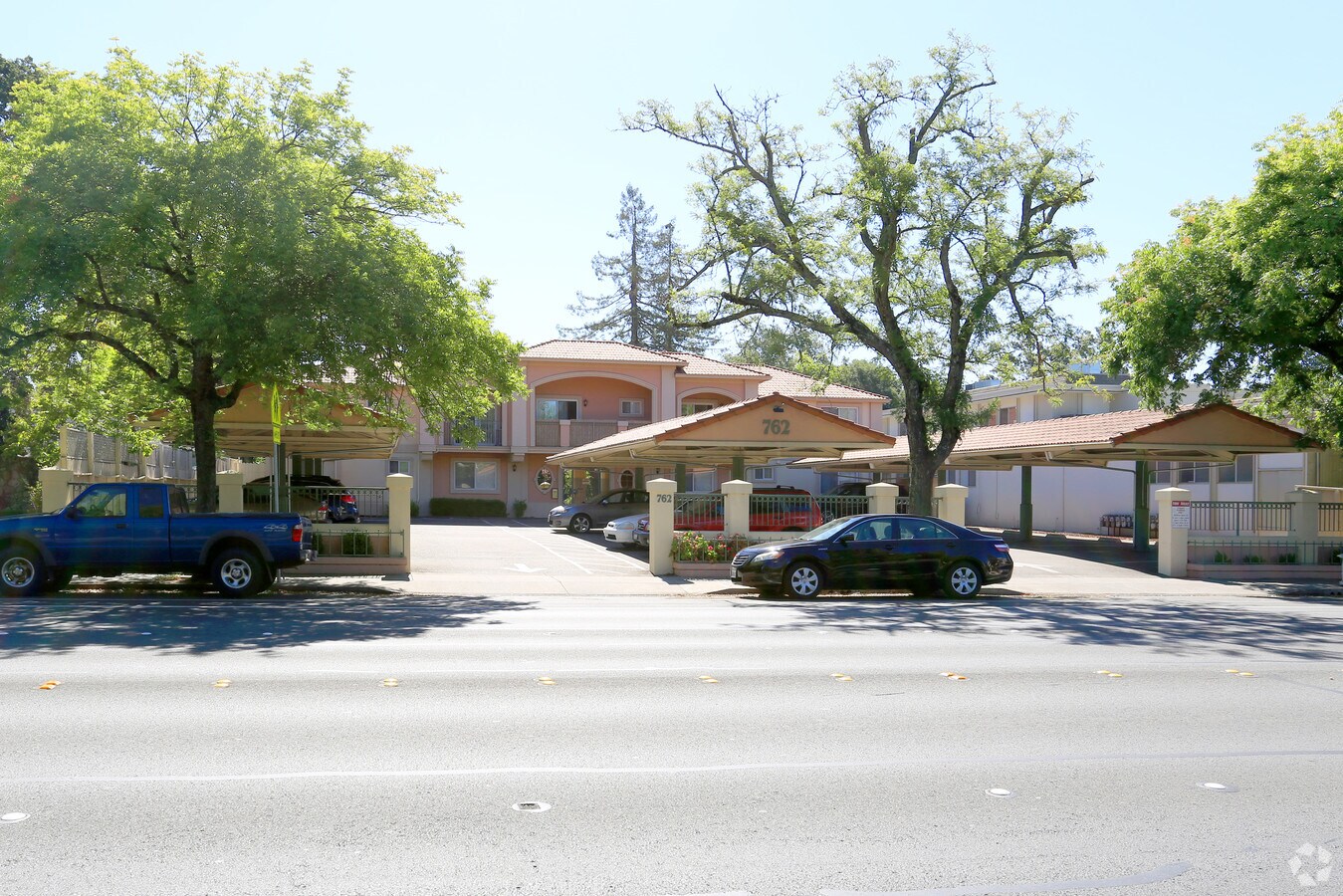 Photo - Cefalu Court