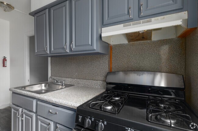 2BR, 1BA - Cocina de 850SF - Colonial Gardens Trenton Proud LLC Apartamentos