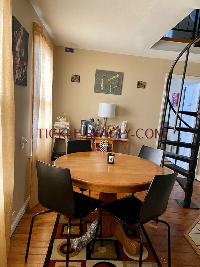 Photo - 195 Meigs St Unit 4