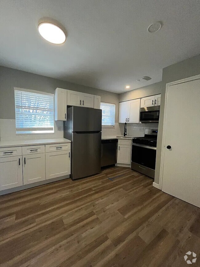Building Photo - 3329 Lawn Ave Unit 1 Rental