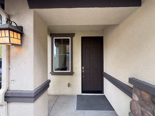 Photo - Great 3B/2.5BA House in Gated San Elijo Hills Community!