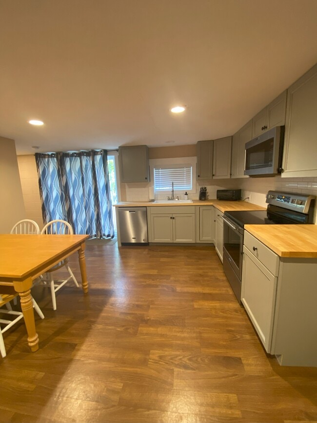 Photo - 12705 S Lakeshore Rd