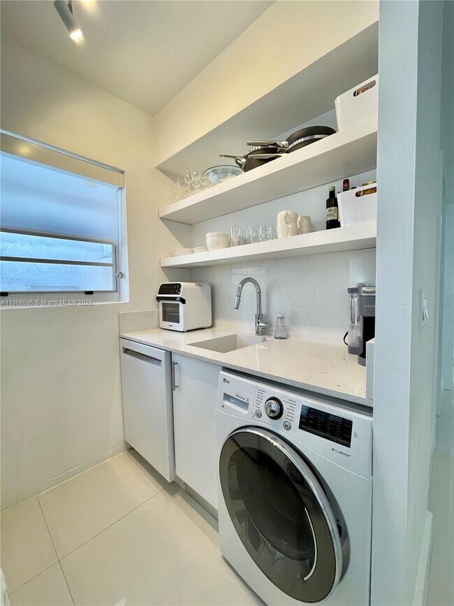 Photo - 1604 Drexel Ave Unidad 209
