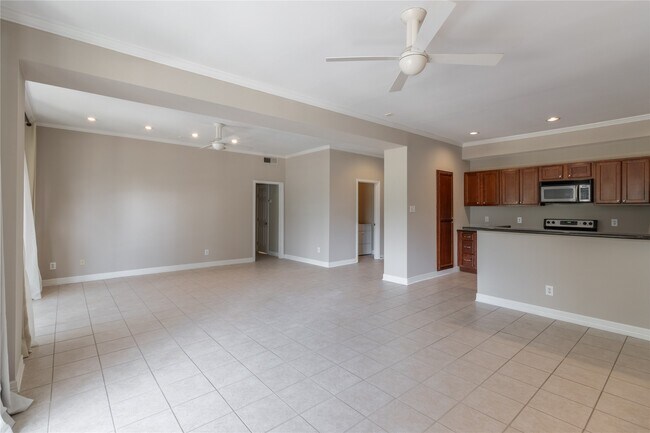 4515 Briar Hollow Pl Unidad 304