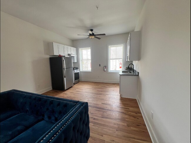 Photo - 106 E Broad St Unit Apt 6
