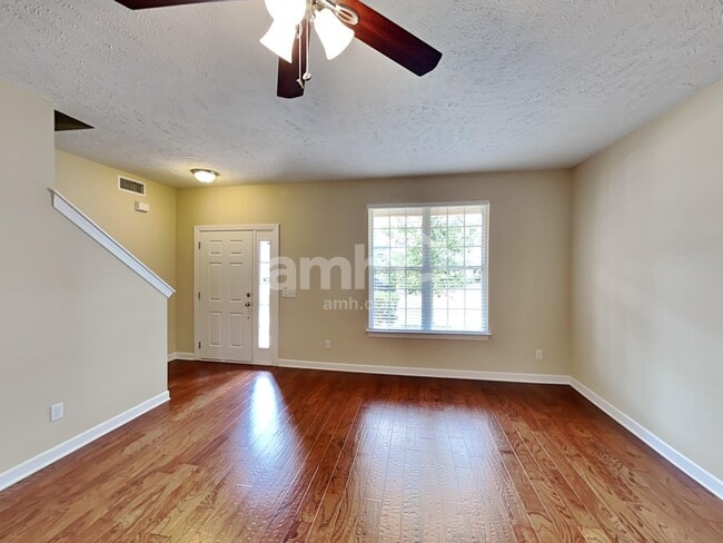 Photo - 886 Daybreak Dr