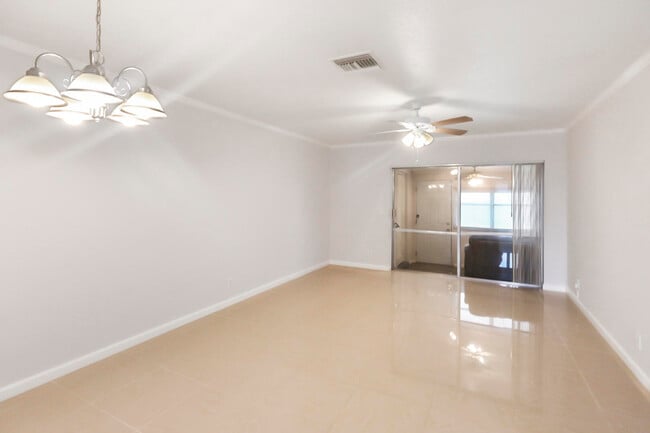 Photo - 4808 Cresthaven Blvd