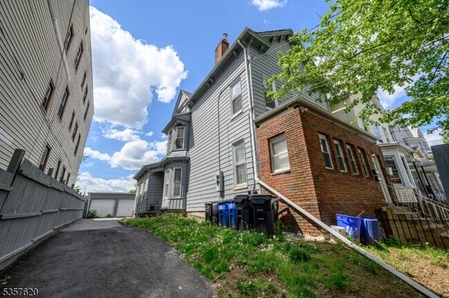 Building Photo - 257 S 8th St Unit 2-2 Rental