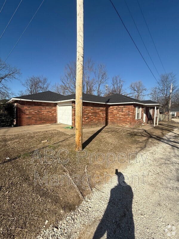 Building Photo - 304 E Thurman St Unit 2 Rental