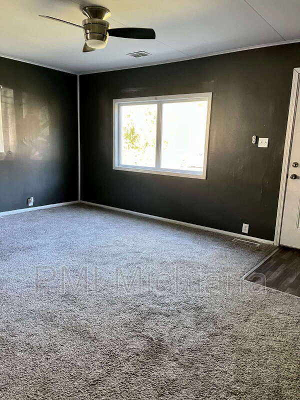 Photo - 261 N Kenmore St