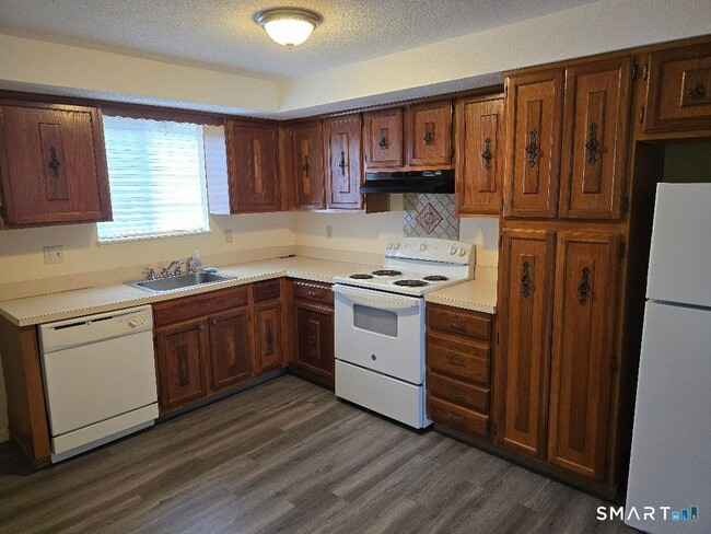 Photo - 100 Mark Ln Unit B6