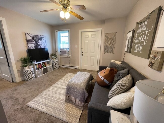 Photo - 132 Myra Barnes Ave Unidad A