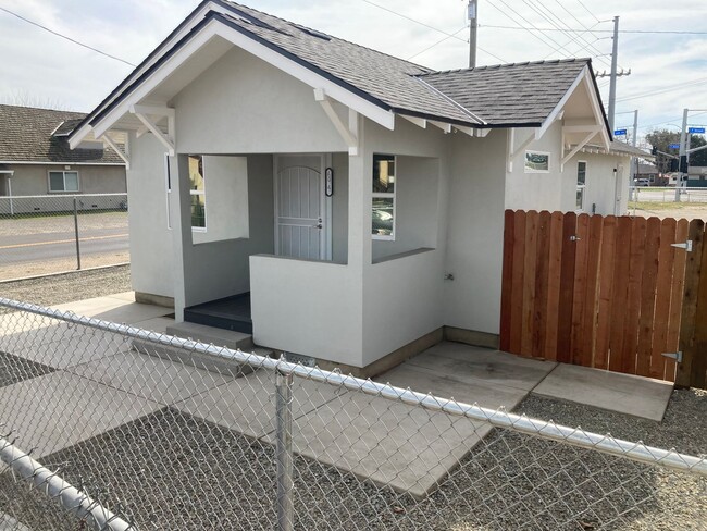 Charming brand new 2 bedroom 1 bath home - Charming brand new 2 bedroom 1 bath home