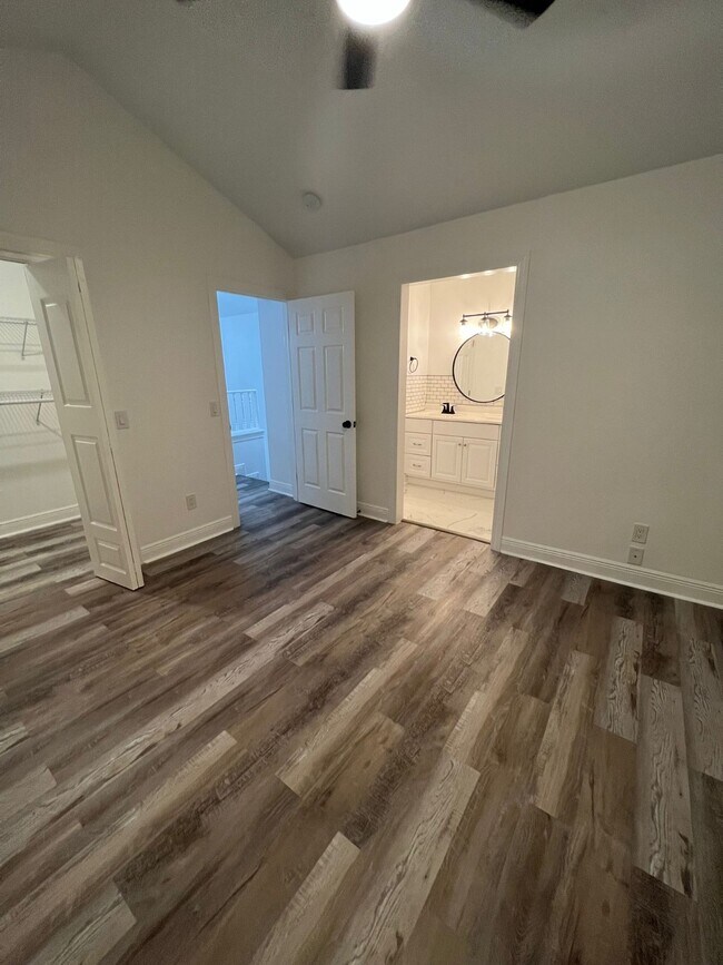 Photo - 507 E 24th St