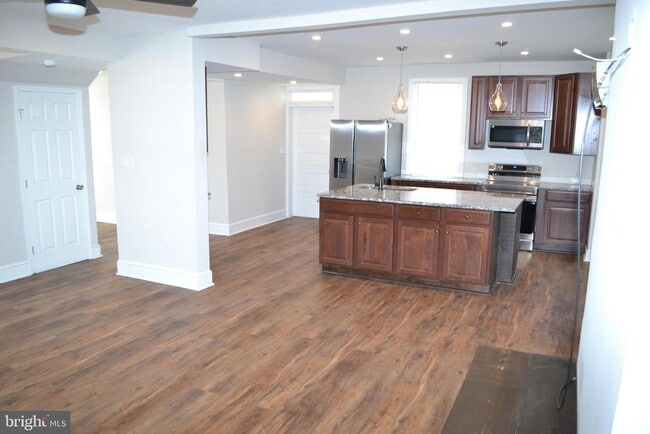 Photo - 200 W All Saints St