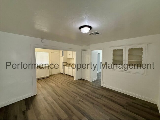 Photo - 3703 Eucalyptus Dr