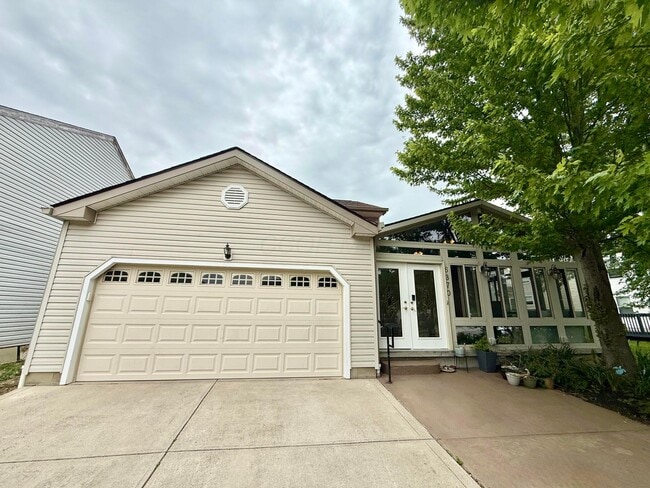 Building Photo - 6370 Bellinger Dr