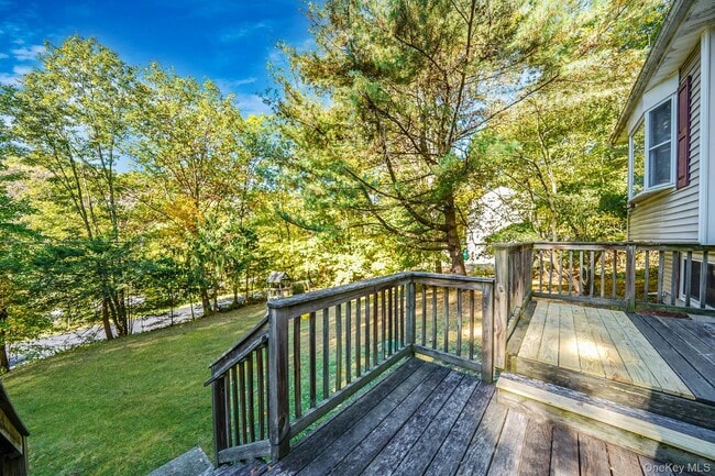 Photo - 68 Old Sylvan Lake Rd