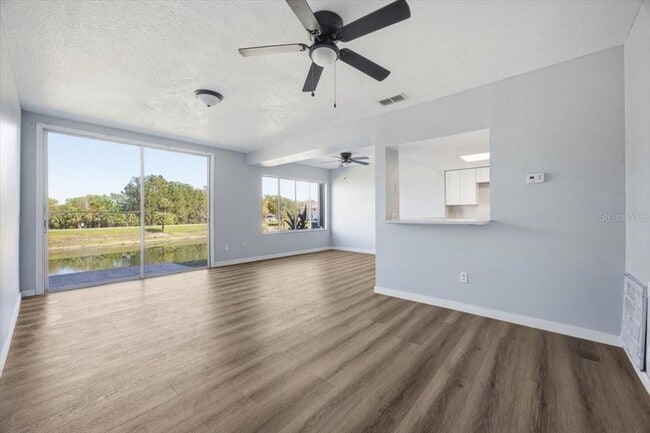 713 Washington Palm Loop