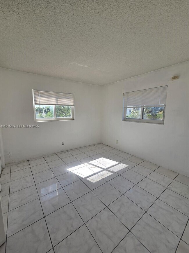 Photo - 1400 N 17th Ave Unit 16