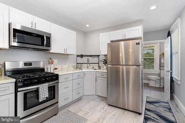 Photo - 442 Poplar St Unit 2