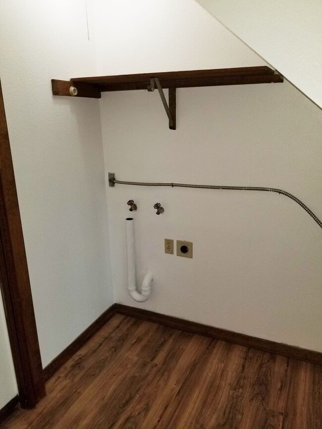 Photo - $200 OFF 1st Month! Updated 2 Bed, 1 Bath Townhouse next to NAU!! Students & Sm. Pets OK !! Avail...