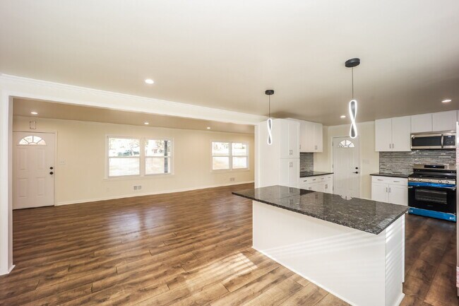 Photo - 3702 Chesapeake Way