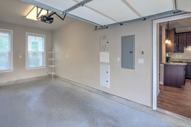 Photo - Yorktown Arch