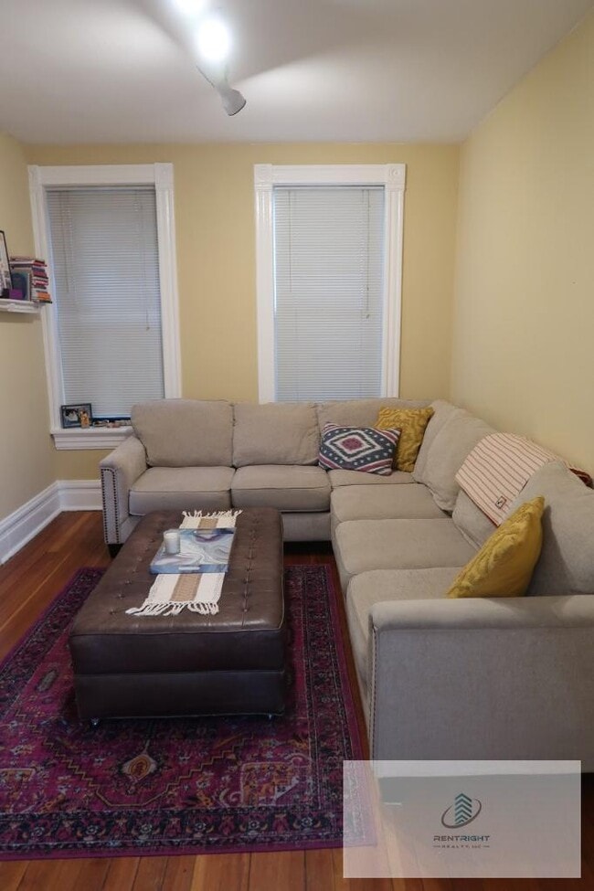 Photo - 1311 N Bosworth Ave Unit 2M