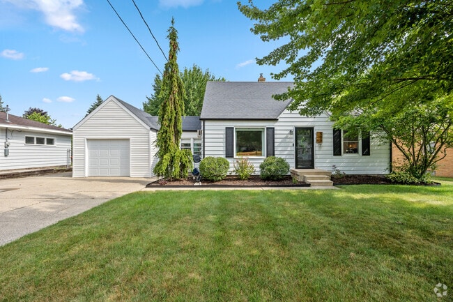 Front of House - 507 Fontenelle St SE Rental