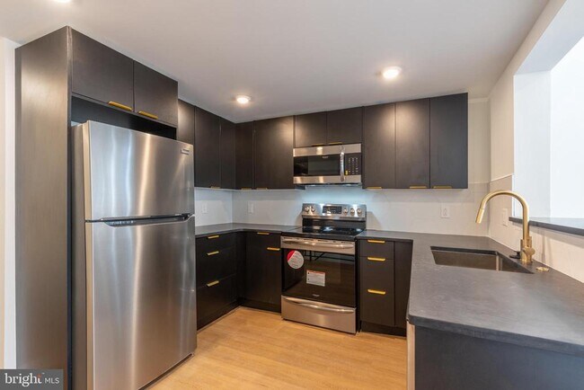 Photo - 1134 Pine St Unit 6