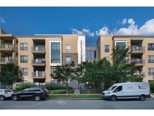 Building Photo - 825 Berry St Unit 207