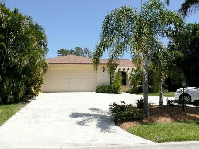Building Photo - 441 Sunrise Way