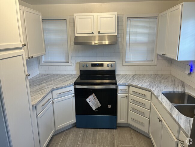 Building Photo - 309 7th St Rental